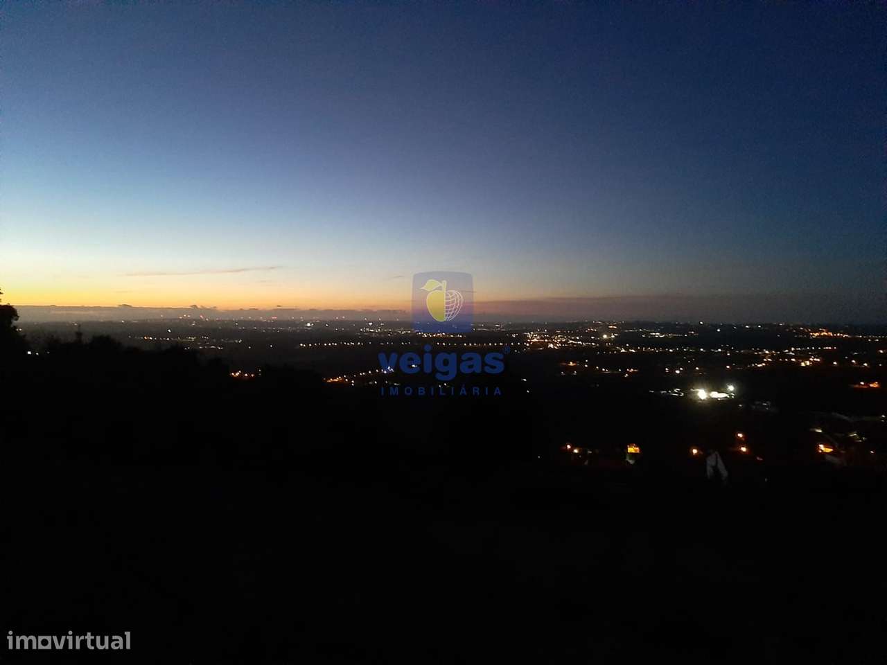 Terreno com Projeto Aprovado para uma Moradia T3/T5 com Vista Panorâm - Grande imagem: 5/15