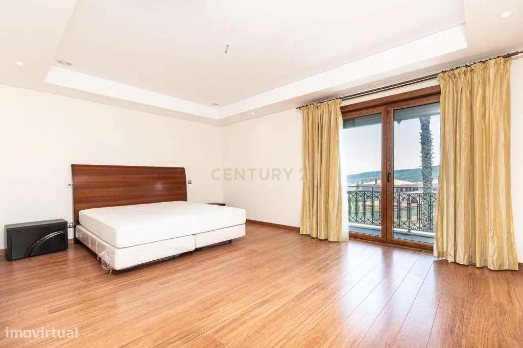 Moradia T8 de grande dimensão em S. João dos Montes, Vila Franca de Xi-12