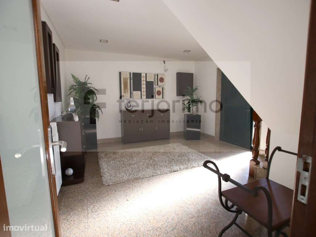 Espetacular Moradia Isolada T4-19