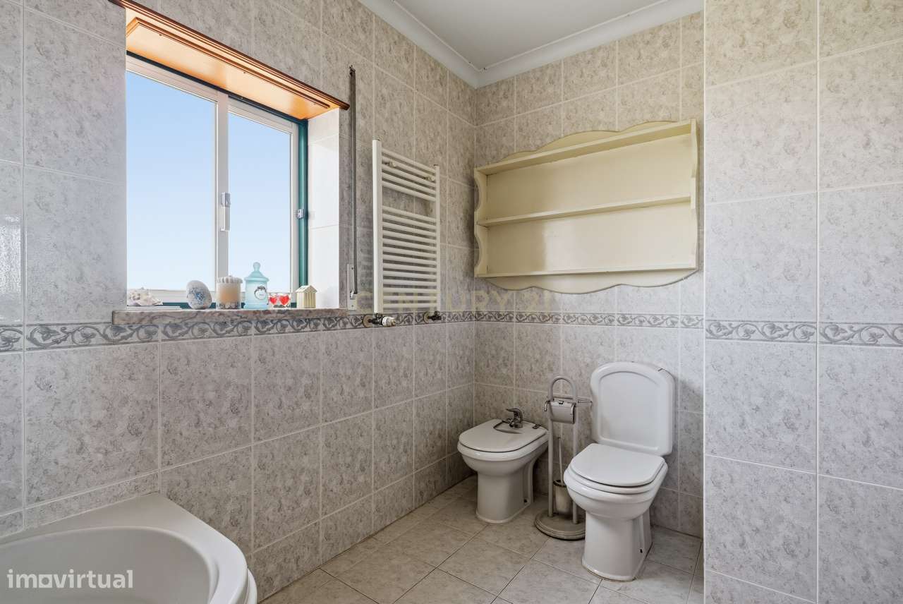 Moradia T3 com piscina e vista campo em Localização Privilegiada-21