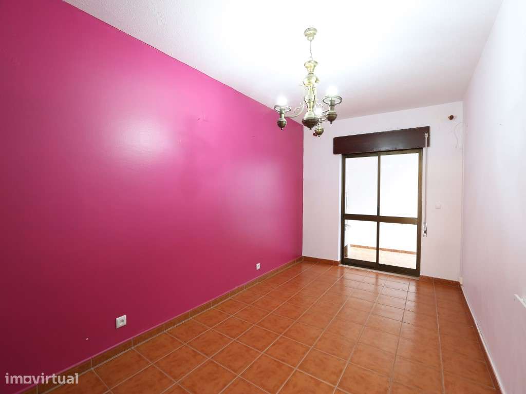 Apartamento T2 com terraço a dois passos da praia, no centro da Nazaré-10