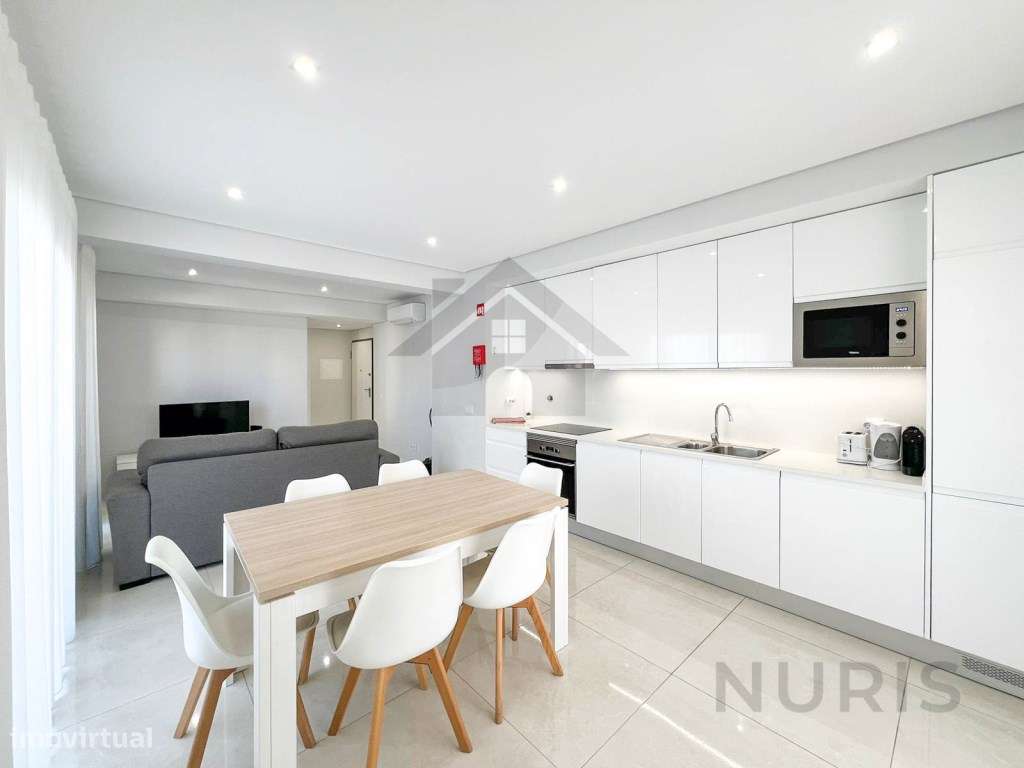 Apartamento T2 para Venda na Praia da Rocha - Portimão - Grande imagem: 2/31