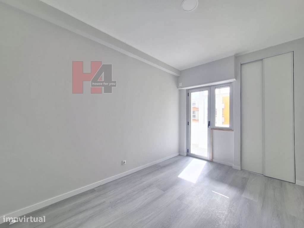 Apartamento T2 totalmente remodelado em Oeiras próximo da praia-15