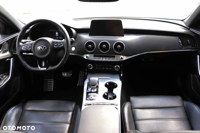 Kia Stinger 3.3 T-GDI V6 GT AWD - 18