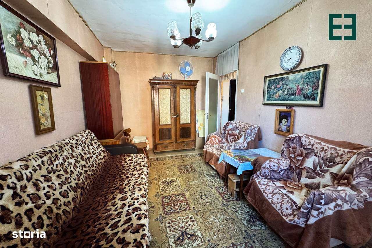 Garsoniera etajul 3 zona Aurel Vlaicu - Arad - Imagine principală: 1/9