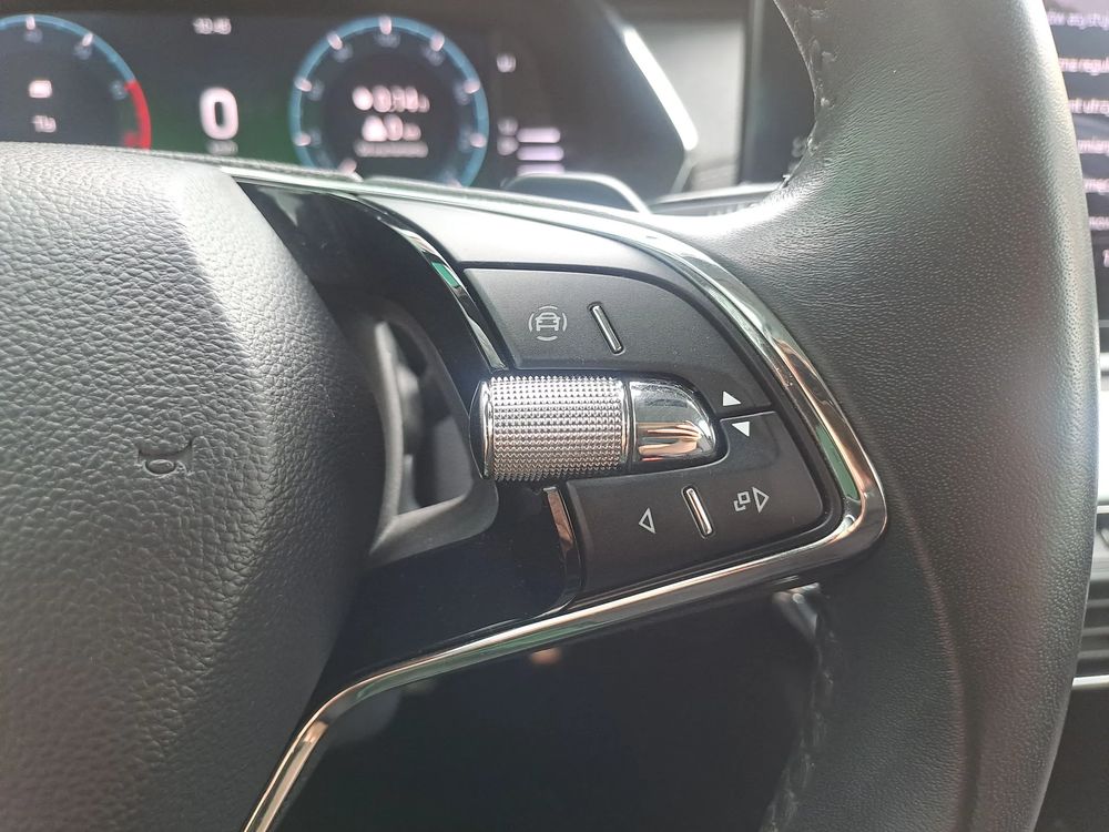 SKODA OCTAVIA Masaże Indukcja Head UP Martwe pola ACC DSG Salon PL ASO VAT23%
