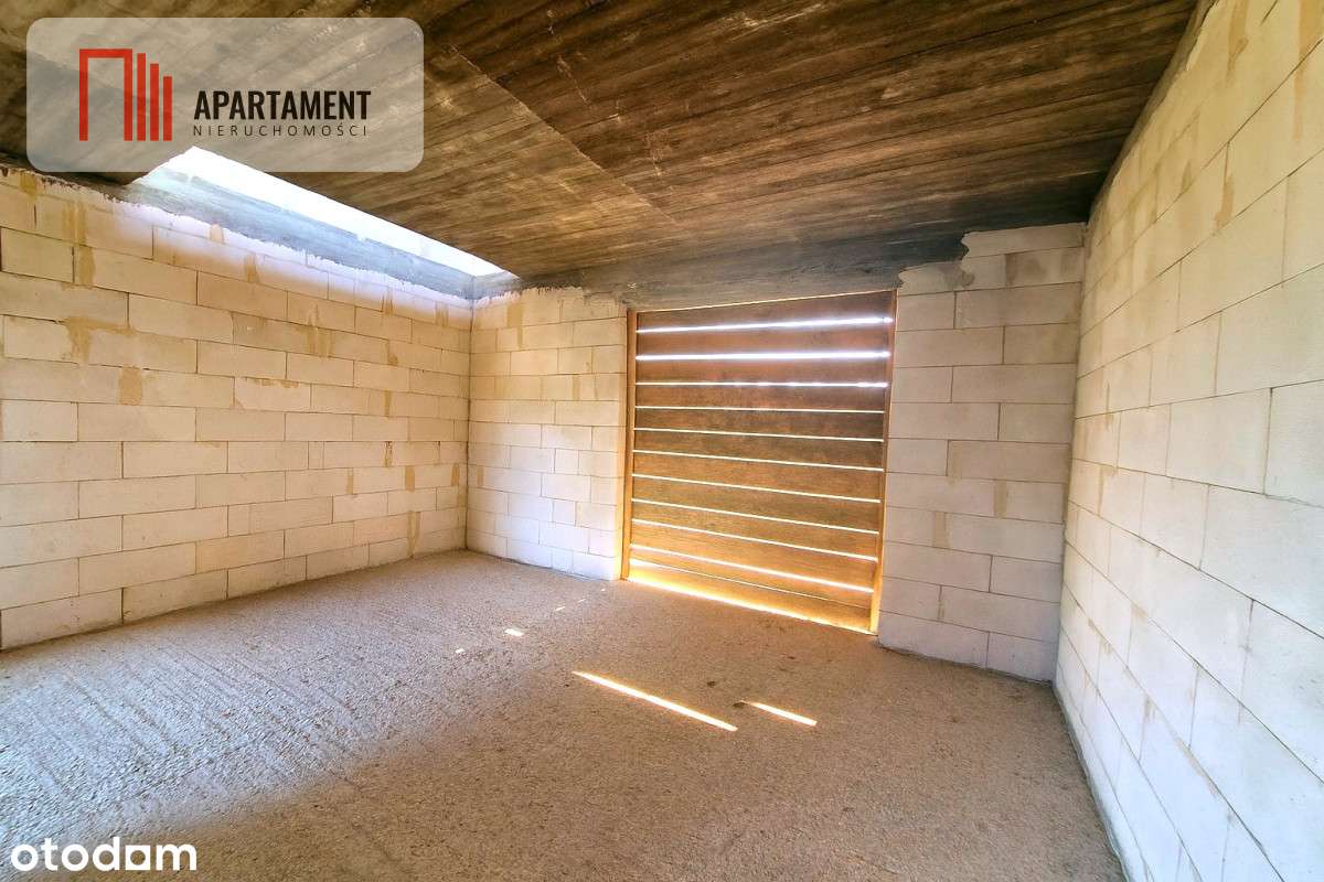 Budynek mieszkalny z domkami rekreacyjnymi.-9