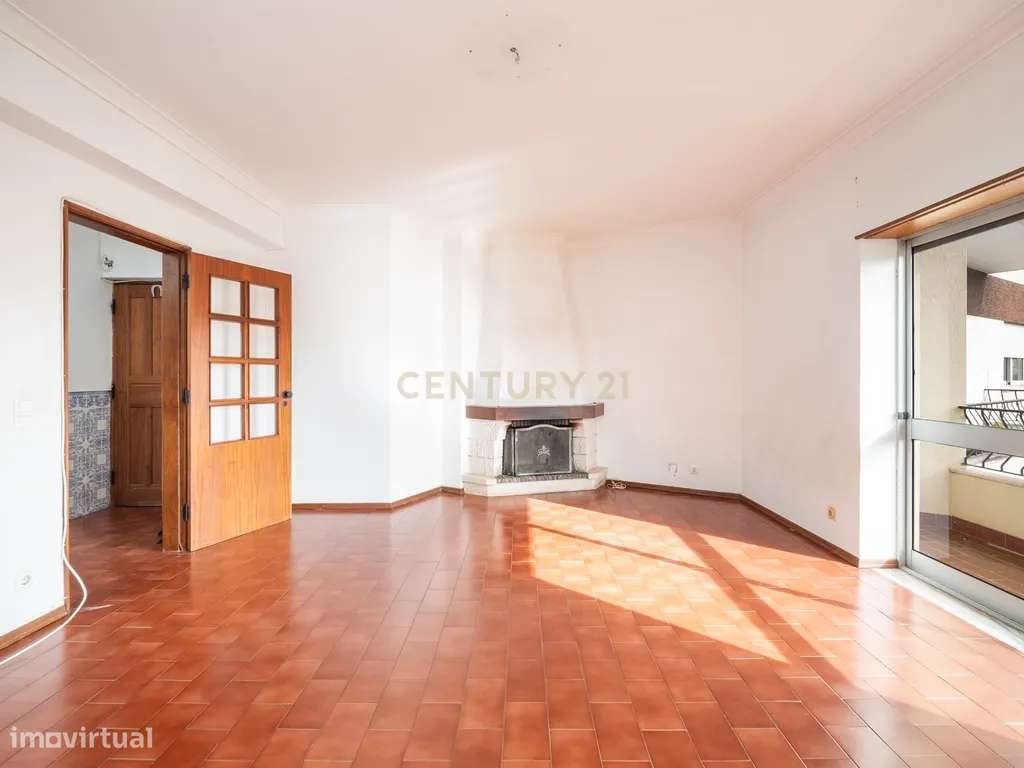 T3 com Sótão e Garagem no Bairro de Santa Apolónia em Coimbra - Grande imagem: 4/25