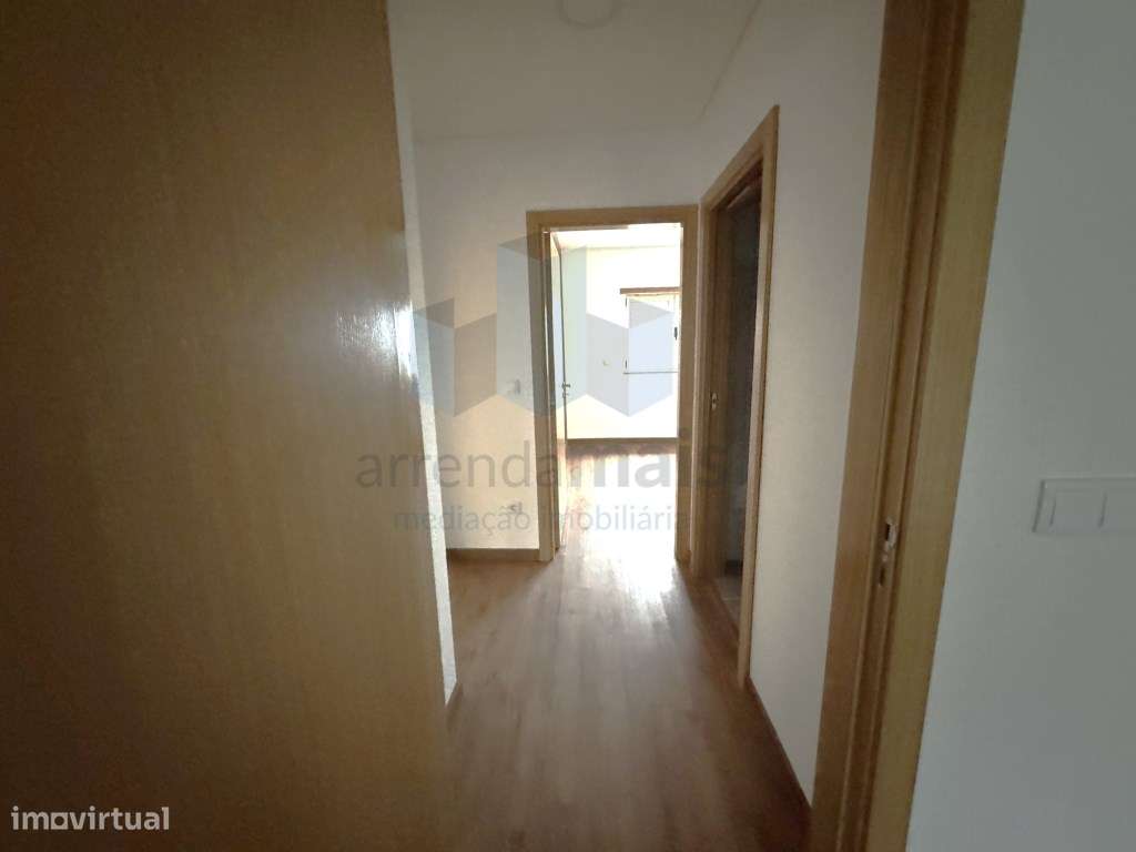 Vende-se apartamento NOVO, T2 com garagem e um sótao, Ultimo piso-11