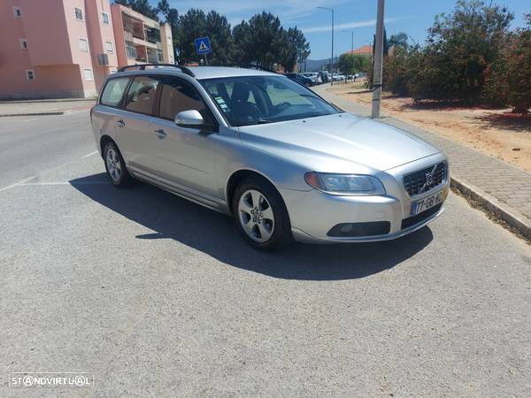 Volvo V70 2.0 D Momentum - 1