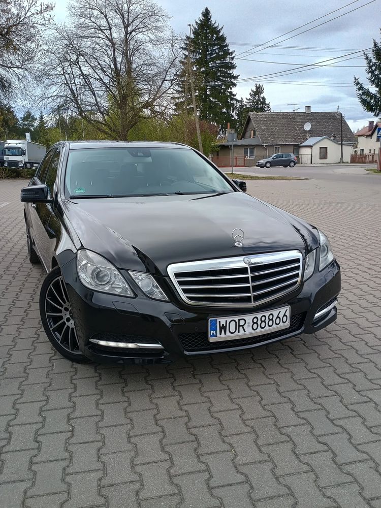 Mercedes-Benz E W212/W207 220 BlueTEC 7G-TRONIC Avantgarde 2012