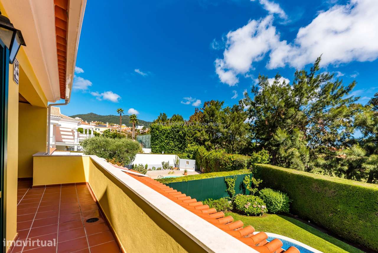 Moradia T4+1 Geminada na Quinta da Beloura — Luminosidade, Conforto e-45