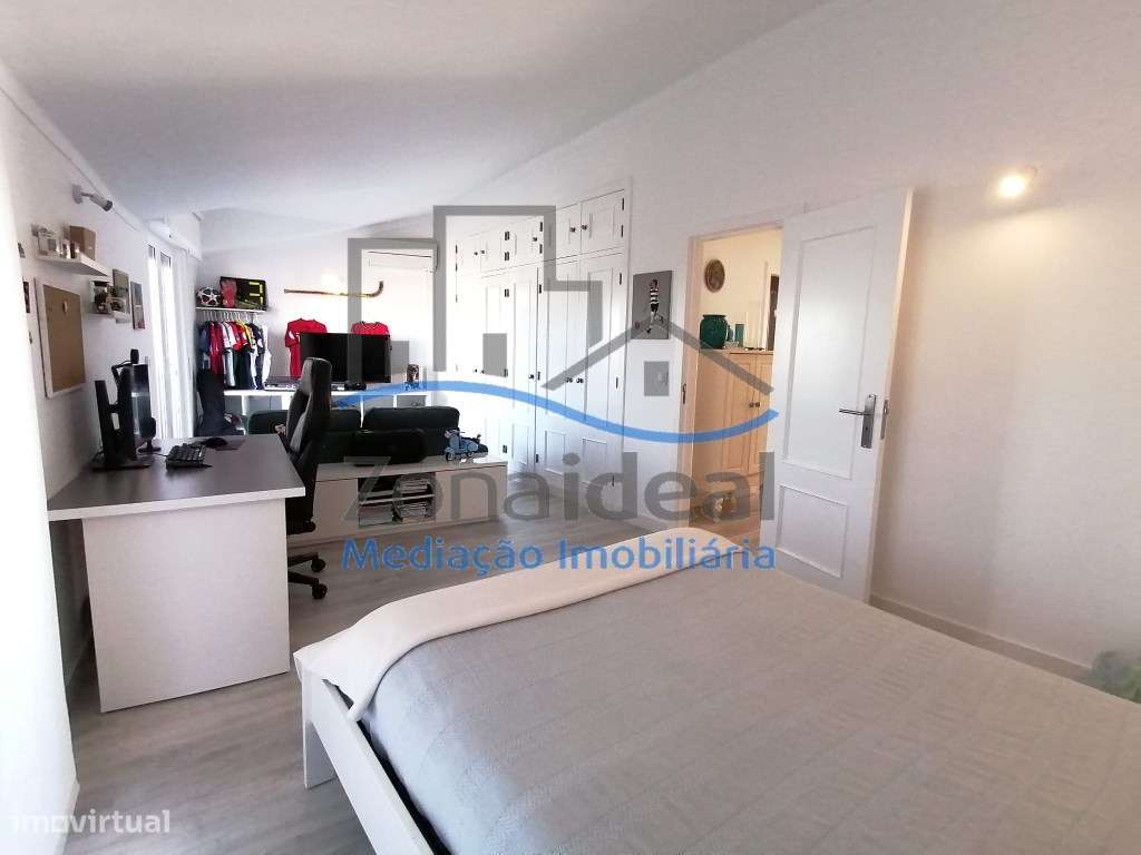 Apartamento T3 Duplex com parqueamento 2 carros - Alenquer-20