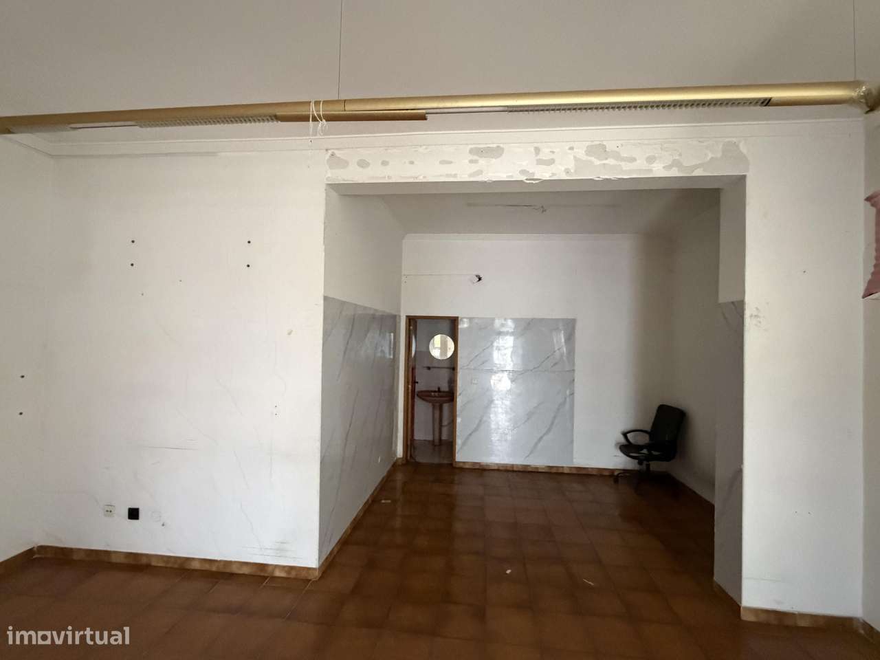 Arrenda-se Espaço comercial bem localizado nas PAIVAS - AMORA - Grande imagem: 4/5