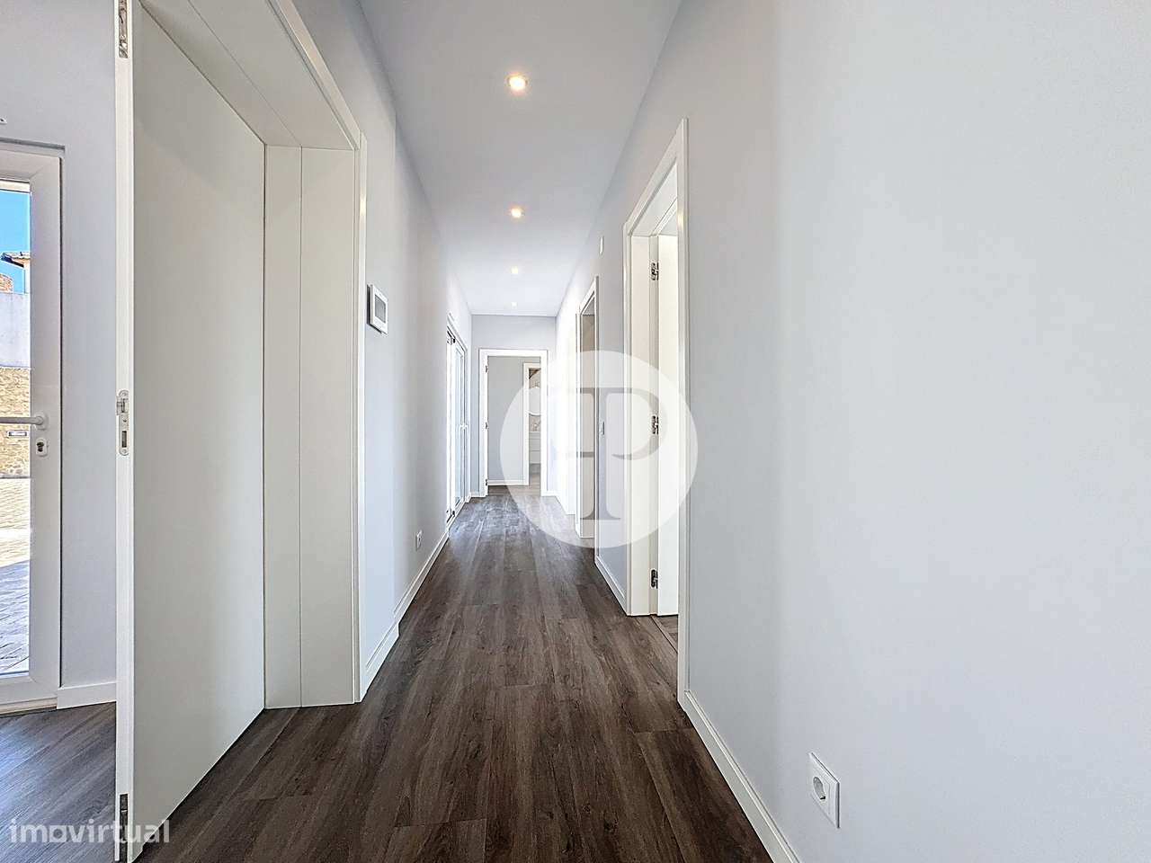 Moradia T4 com 2 suítes, piscina interior central em Alfeizerão-15