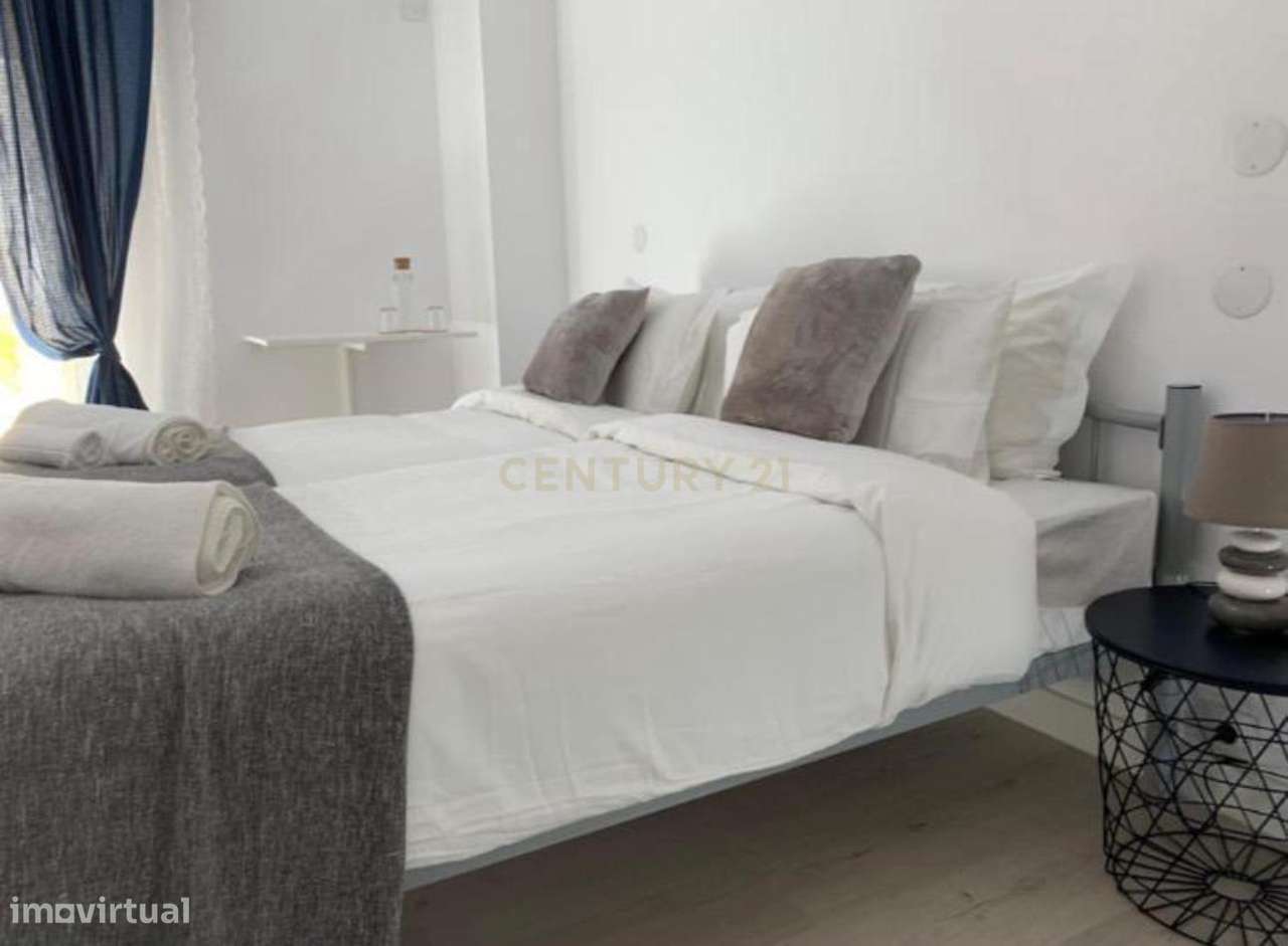 Apartamento T3 + 1 com Licença de Alojamento Local – Estrela/Campo de-17