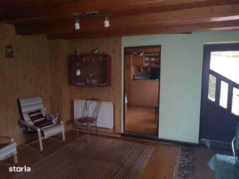 Inchiriez apartament la curte - Imagine principală: 4/7