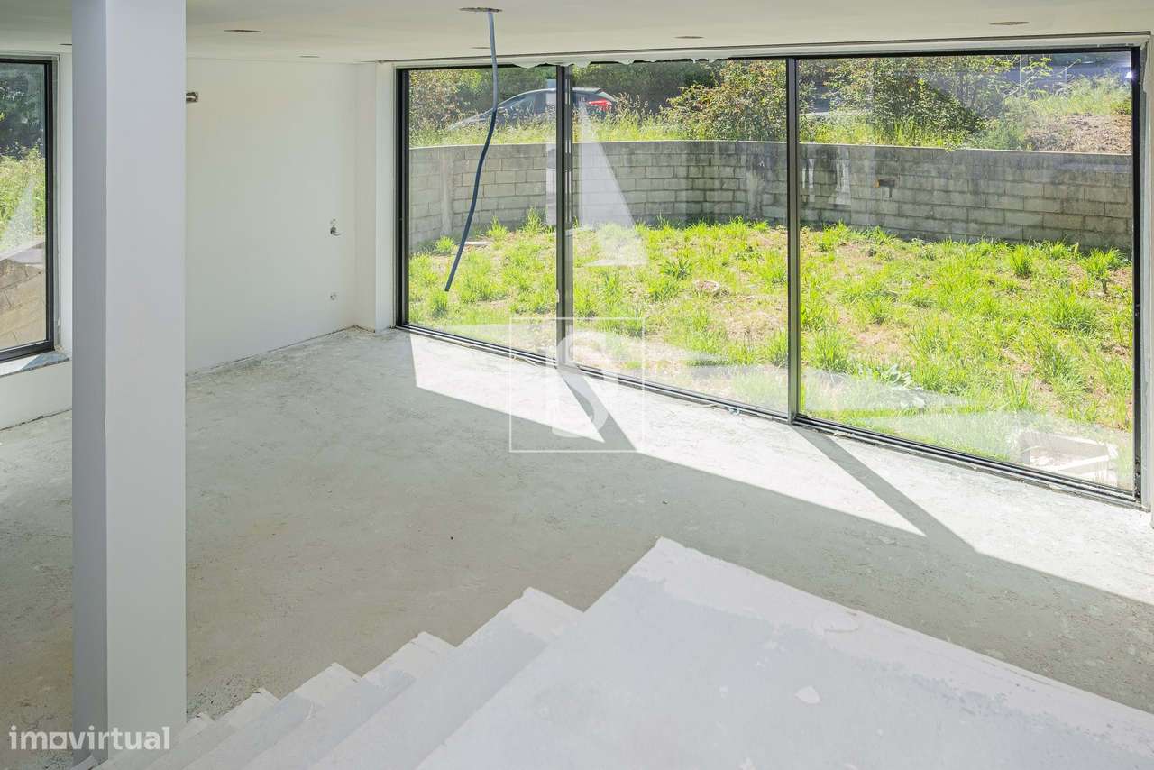 Moradia T3 de Gaveto, com Garagem e Vista Rio – Barcelinhos - Grande imagem: 5/28