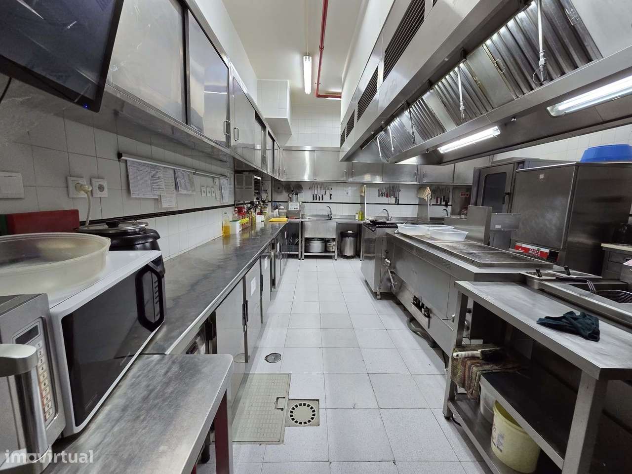 Trespasse – Restaurante com um magnifico faturamento, junto à Av. Colu-21