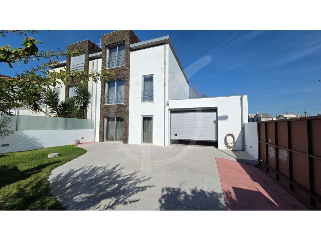 Moradia Moderna em Fão , Esposende-0