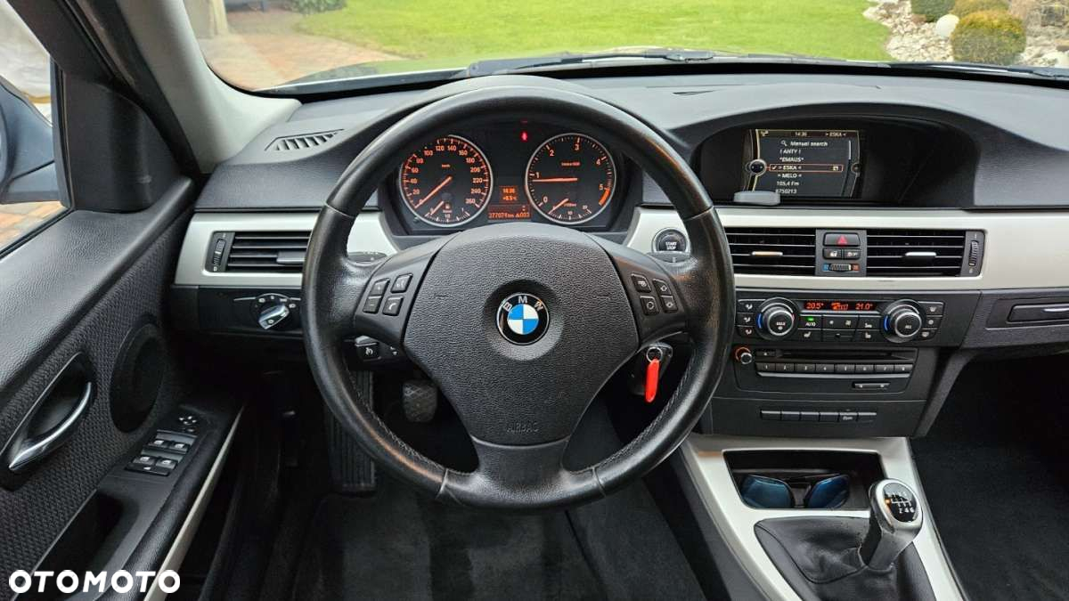 BMW Seria 3 320d Touring Sport Line - 14