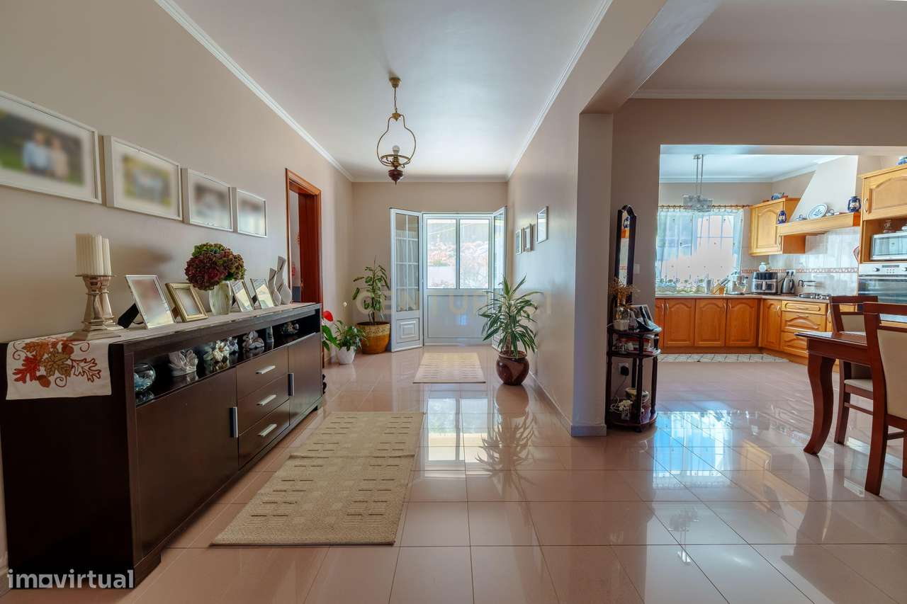 Moradia T4 com 2.971 m² de Terreno e Vista Panorâmica-14