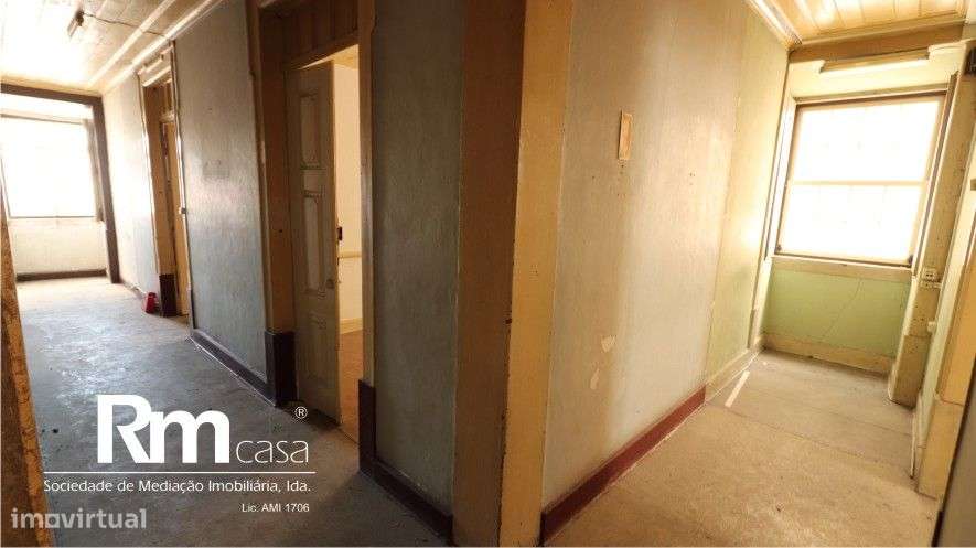 Magnifico prédio devoluto na Rua da Sofia, Largo do Terreiro da Erva-23