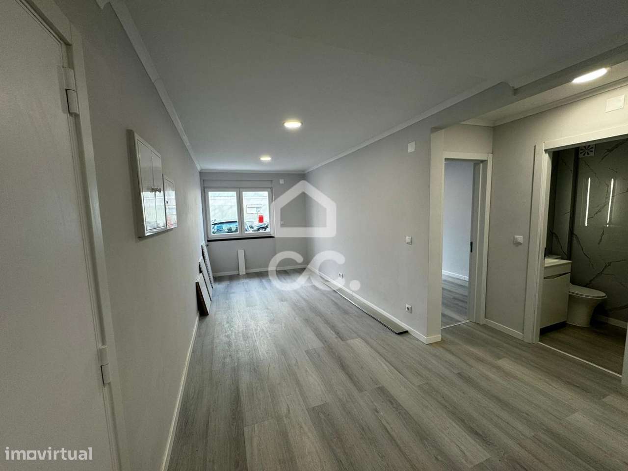 Apartamento T2  totalmente renovado em Benfica-0