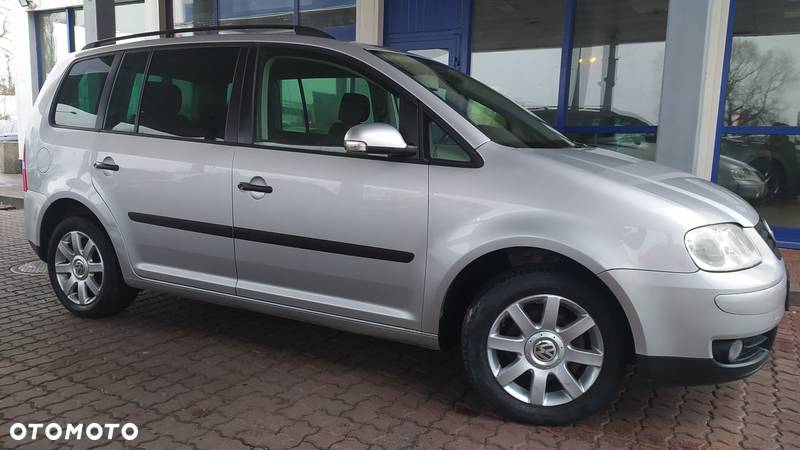 Volkswagen Touran 1.6 FSI Trendline - 5