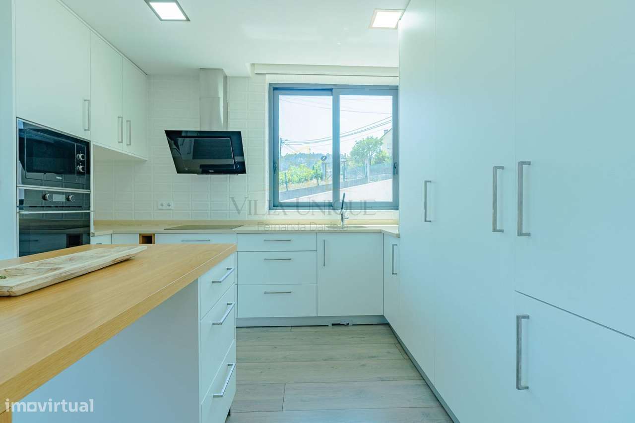 Moradia T4 Moderna com 3 Suítes em Terreno de 460m2-46