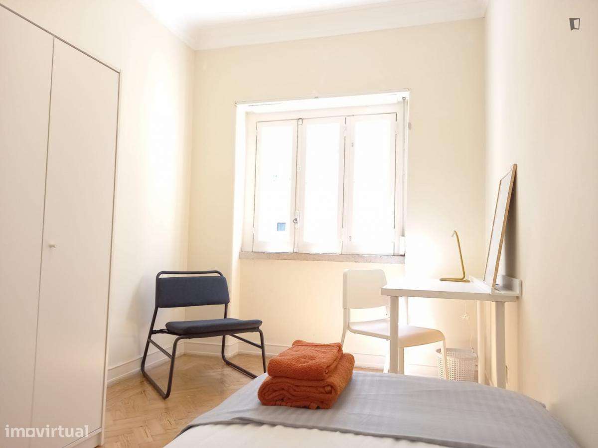 Quarto - localizado em Arroios Lisbon - Grande imagem: 3/10