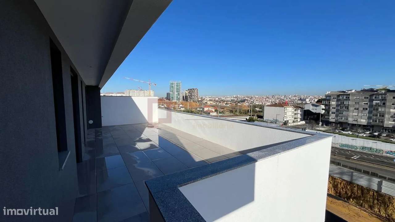 Apartamento T3 Novo com Terraço junto ao Metro-6