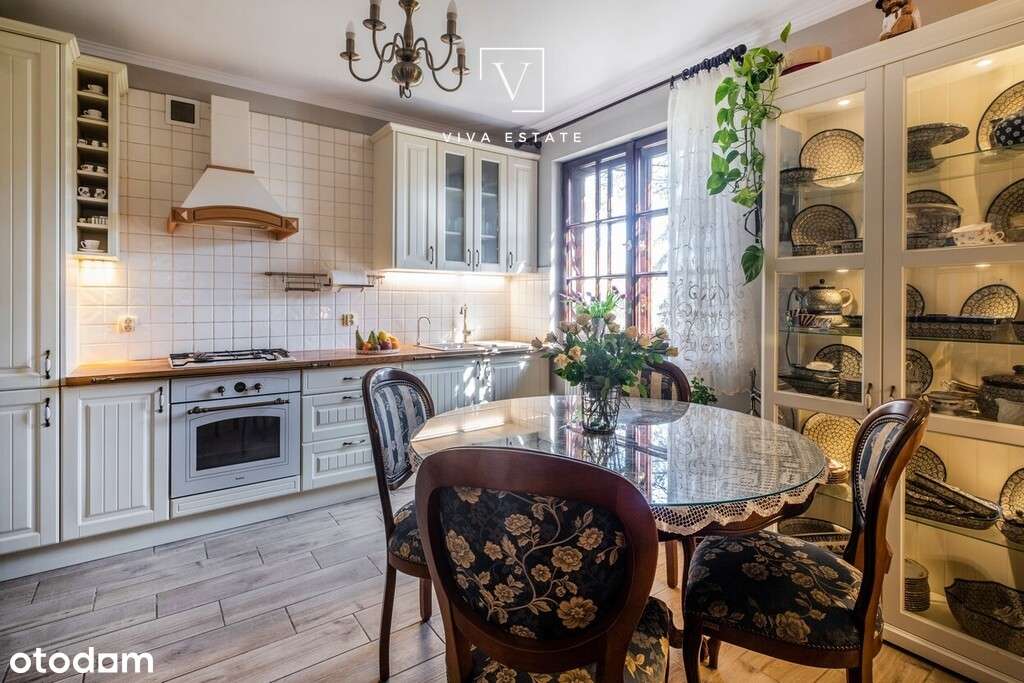 Przestronny dworek z dużą działką [Bez %]-1