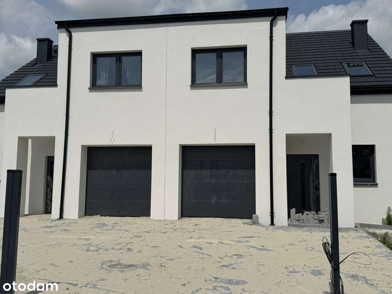 Atrakcyjny Bliżniak w Oławie dom o pow.  128,48 działka 463 +garaż-2