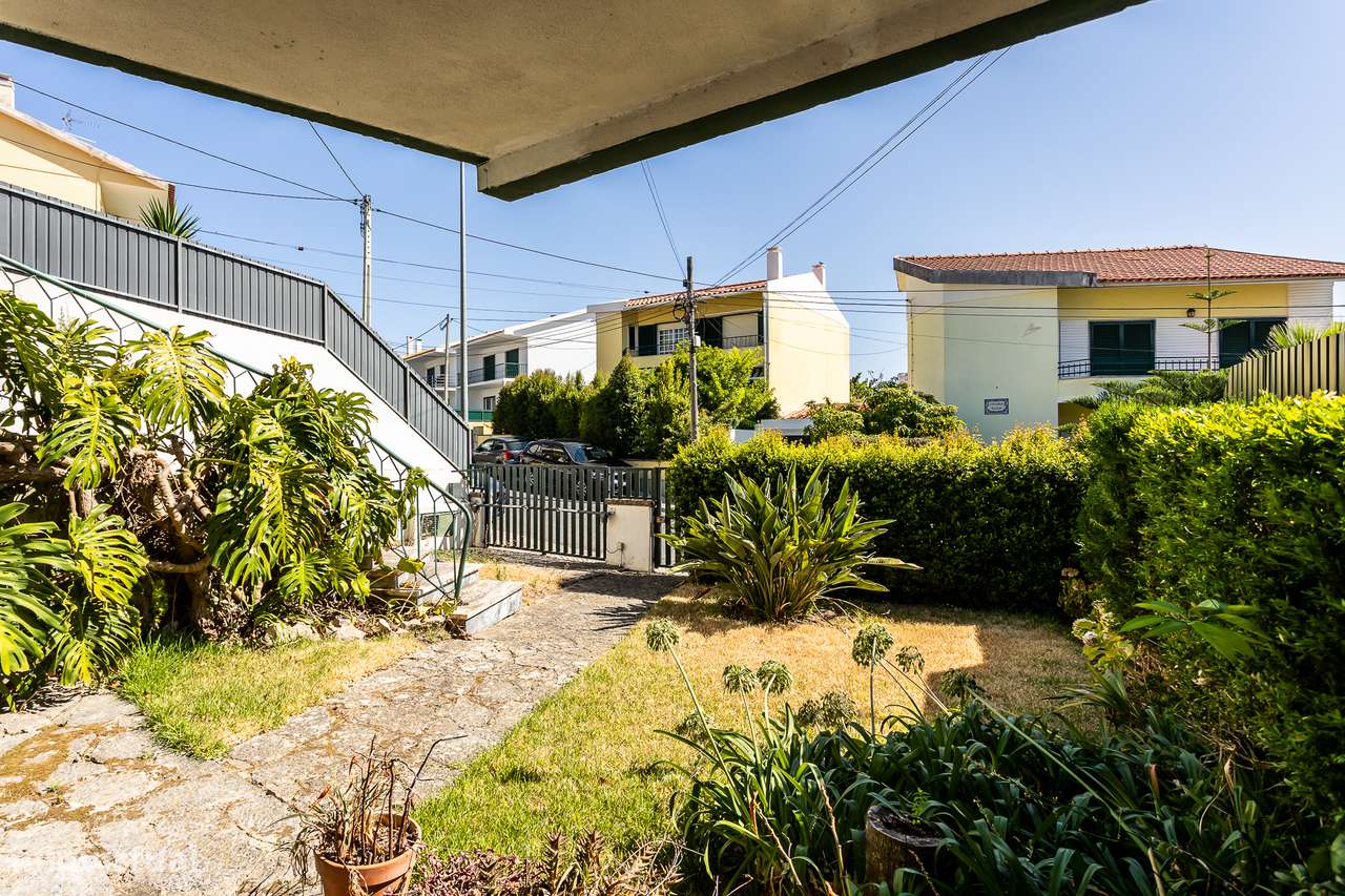 Moradia T4 Independente com Jardim e Garagem | Alto da Parede-31