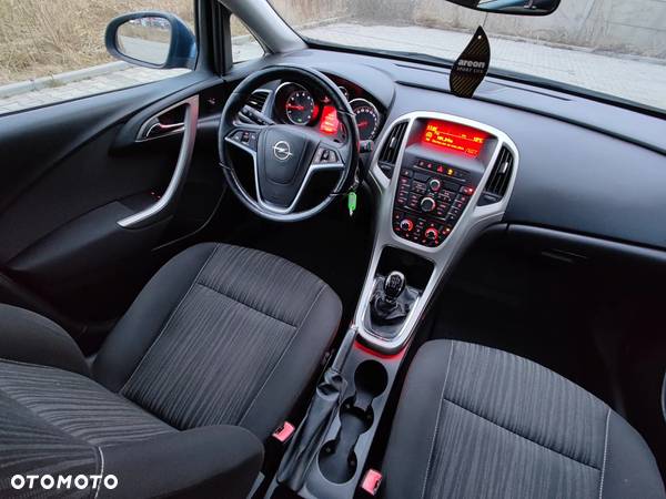 Opel Astra 1.6 Design Edition - 14