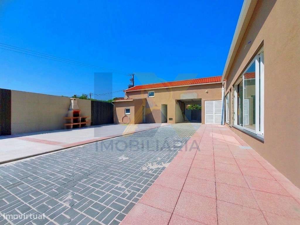Moradia T3+2 Térrea em Esgueira à Venda!!-17