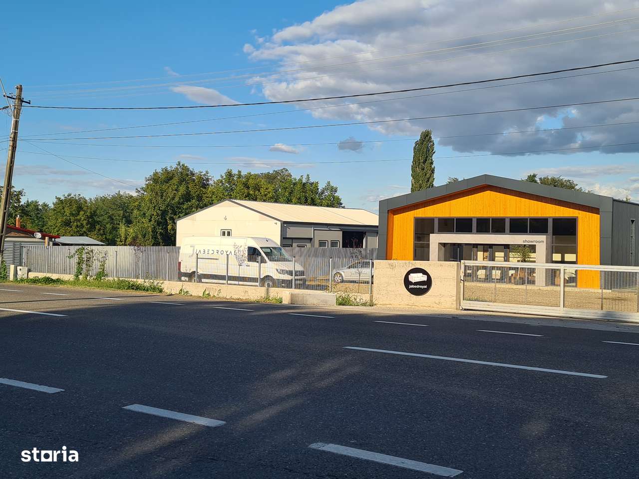 Casa P+1 "la gri" si spatiu comercial in Domnesti VN deschidere la E85-7