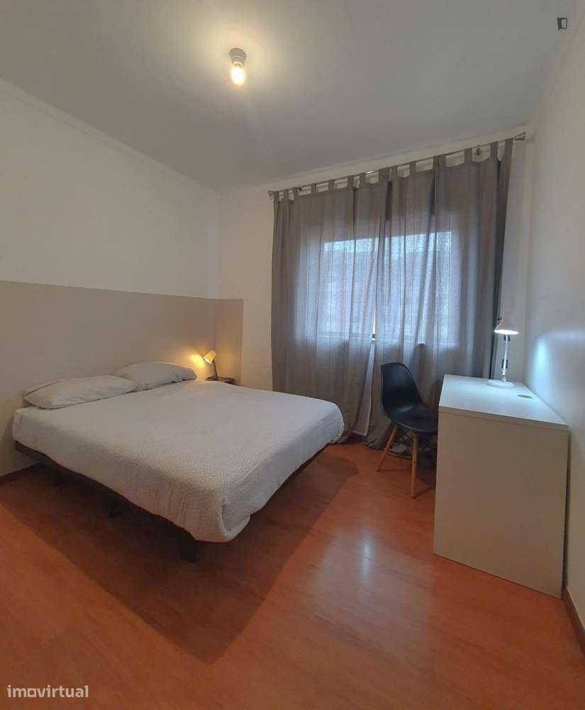 Quarto - localizado em Bairro do Sol Coimbra - Grande imagem: 2/10