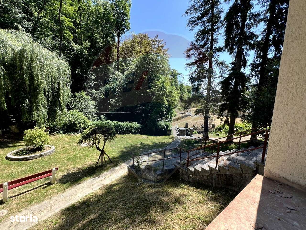 Hotel-bază de tratament, edificat în zonă cu ape sulfuroase - Imagine principală: 4/12