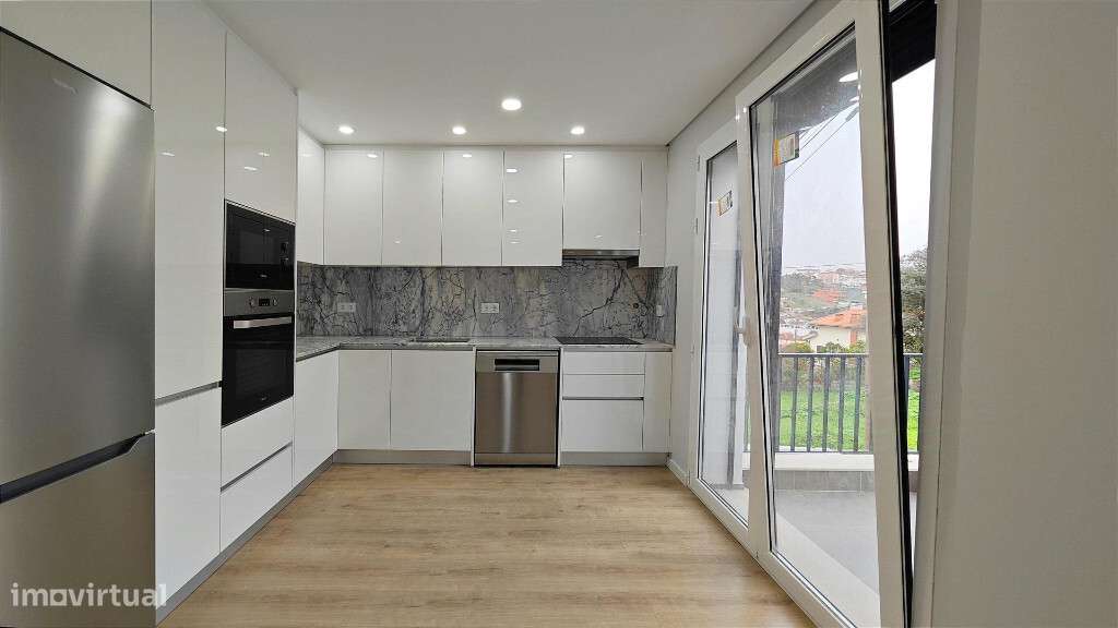 Moradia Geminada M3 em zona de Santa Clara - Grande imagem: 5/20