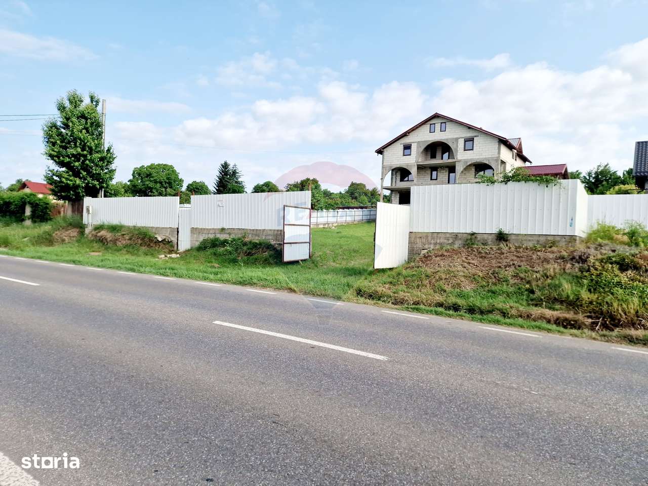 Casă spațioasă S+P+1E+M și teren generos 1664 mp - Imagine principală: 5/20