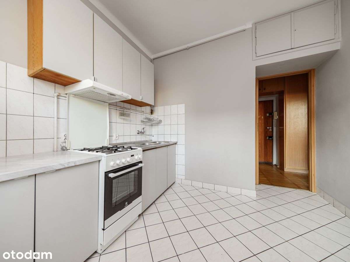 Kamienica, 1/2 pokoje, winda, centrum 10 min-9