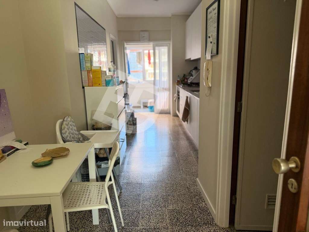 Apartamento T4 c/ Varanda - Av. Lourenço Peixinho-15