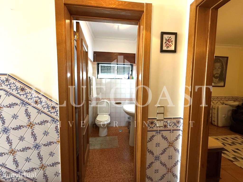 Moradia V4 com 3 Pisos - Espaço e Conforto-47