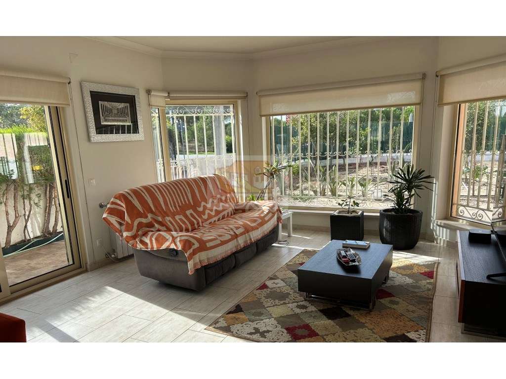 Excelente moradia com quintal em Grândola-4