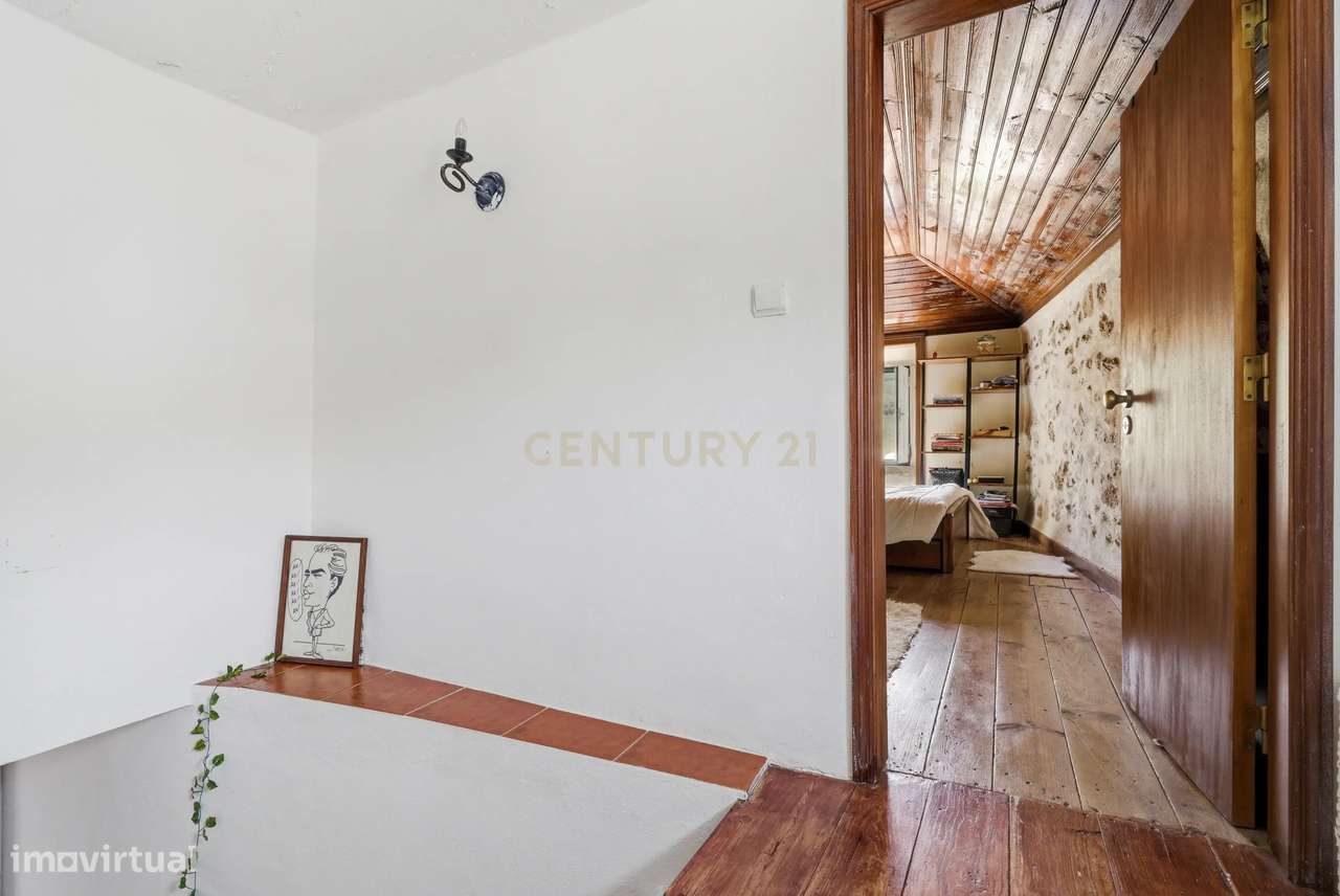 Moradia T2 com 2 salas e Pátio – Loubagueira, Torres Vedras-9