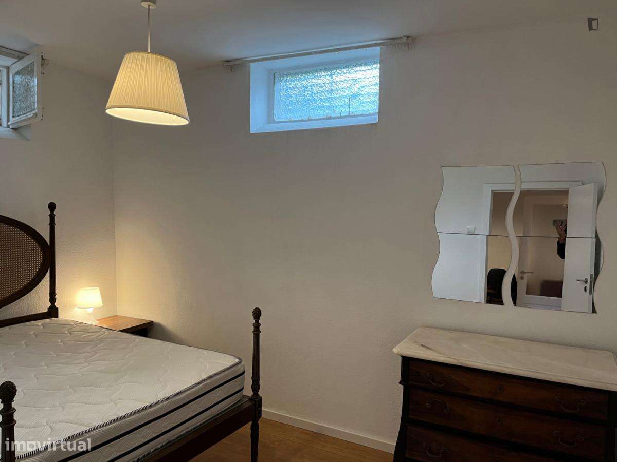 Quarto - localizado em Paranhos Porto - Grande imagem: 5/6