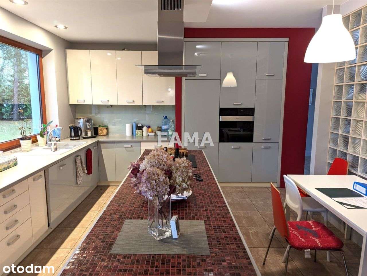 Nowoczesny dom 300 mkw, działka 1556 mkw, Michelin-12