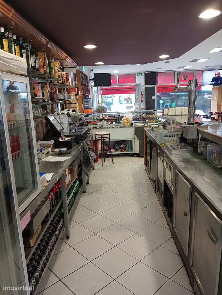 GRANDE OPORTUNIDADE ! TRESPASE DE CAFE EM GAIA-6